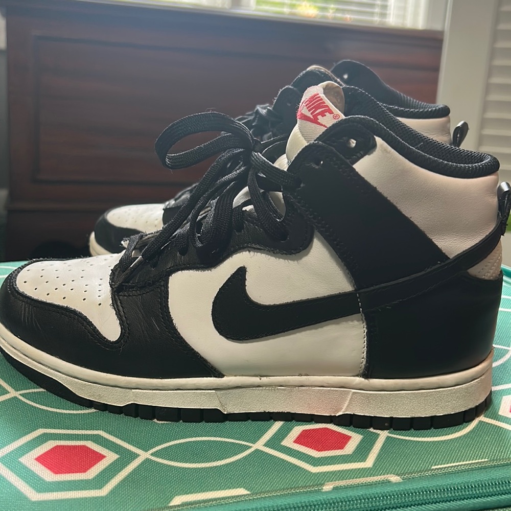 EUC PANDA DUNKS